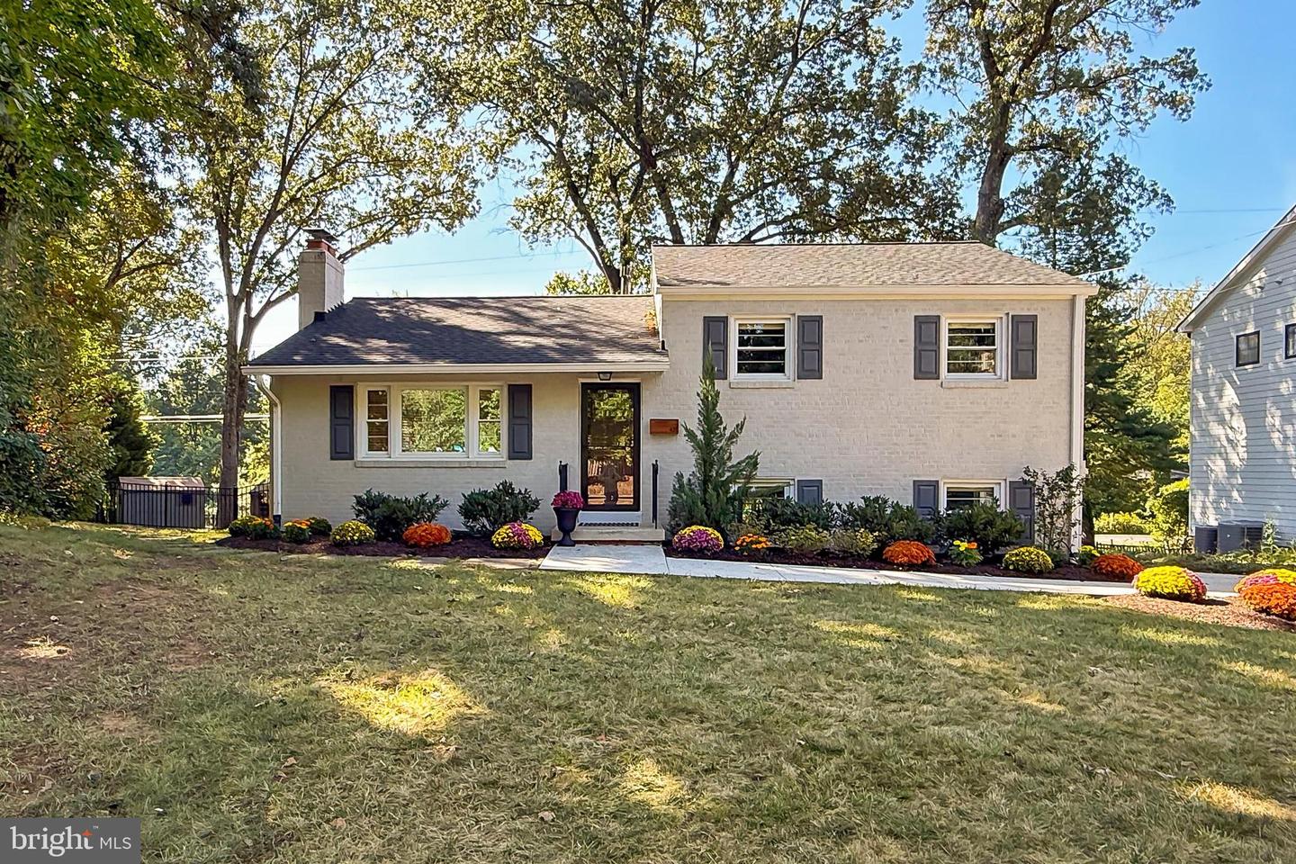 421 LINCOLN AVE, FALLS CHURCH, Virginia 22046, 4 Bedrooms Bedrooms, ,3 BathroomsBathrooms,Residential,For sale,421 LINCOLN AVE,VAFA2003278 MLS # VAFA2003278