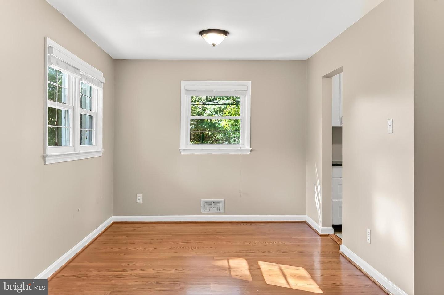 421 LINCOLN AVE, FALLS CHURCH, Virginia 22046, 4 Bedrooms Bedrooms, ,3 BathroomsBathrooms,Residential,For sale,421 LINCOLN AVE,VAFA2003278 MLS # VAFA2003278