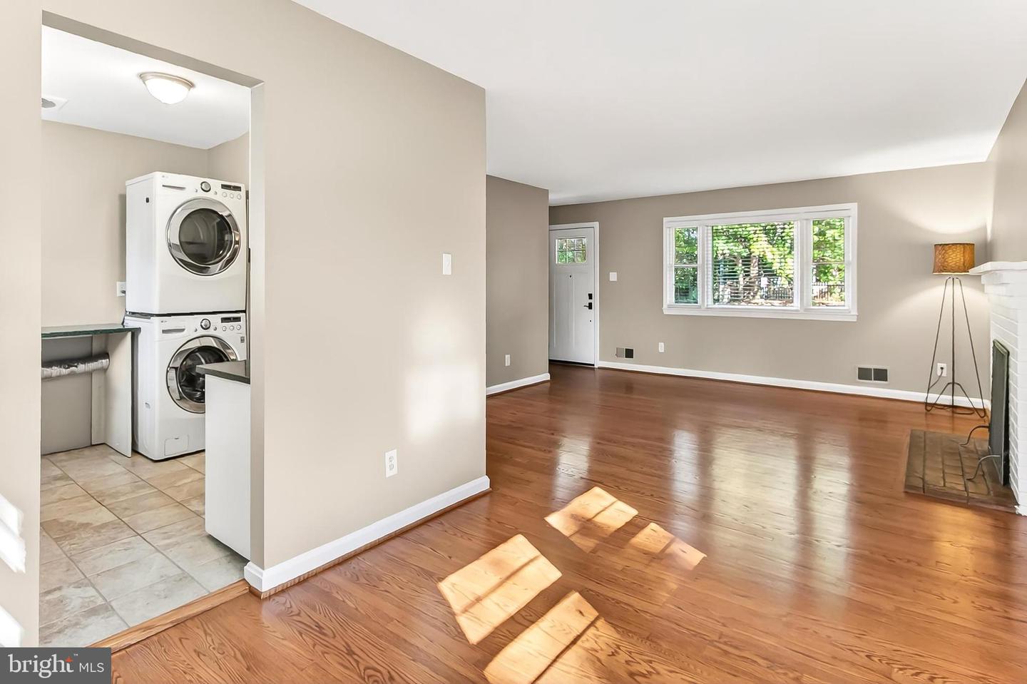 421 LINCOLN AVE, FALLS CHURCH, Virginia 22046, 4 Bedrooms Bedrooms, ,3 BathroomsBathrooms,Residential,For sale,421 LINCOLN AVE,VAFA2003278 MLS # VAFA2003278