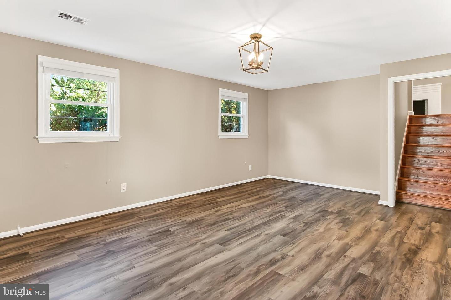 421 LINCOLN AVE, FALLS CHURCH, Virginia 22046, 4 Bedrooms Bedrooms, ,3 BathroomsBathrooms,Residential,For sale,421 LINCOLN AVE,VAFA2003278 MLS # VAFA2003278