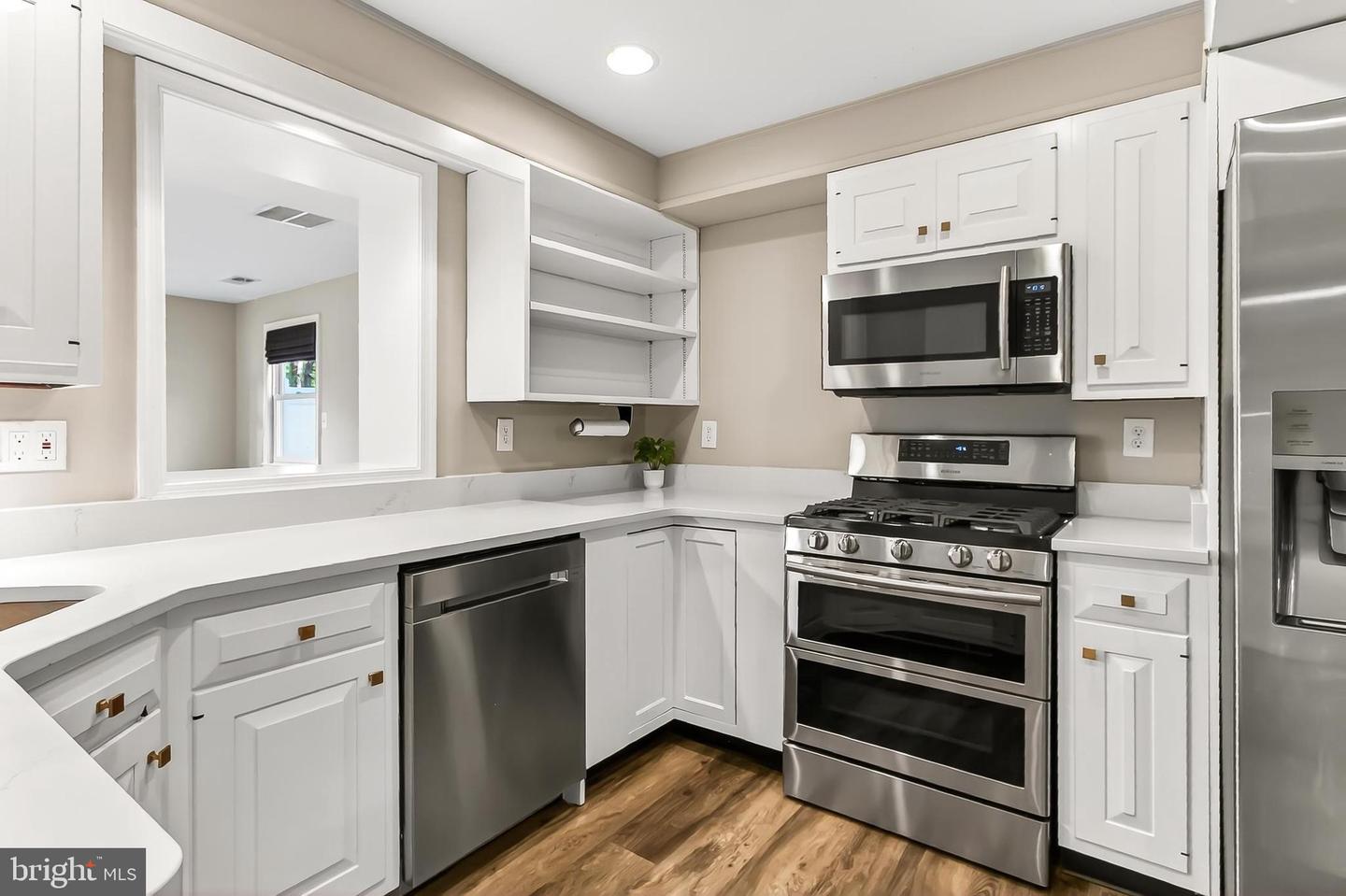 421 LINCOLN AVE, FALLS CHURCH, Virginia 22046, 4 Bedrooms Bedrooms, ,3 BathroomsBathrooms,Residential,For sale,421 LINCOLN AVE,VAFA2003278 MLS # VAFA2003278