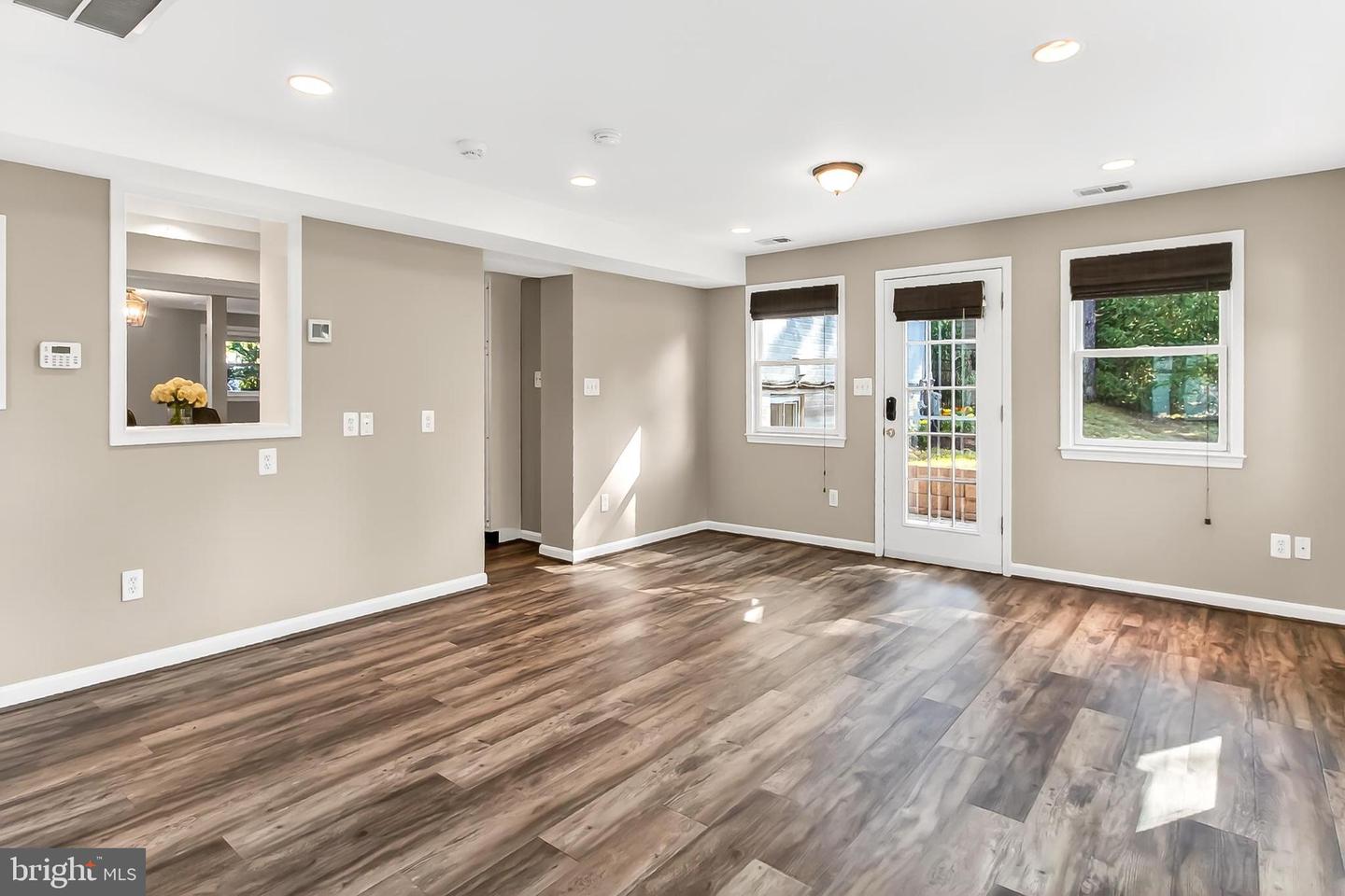 421 LINCOLN AVE, FALLS CHURCH, Virginia 22046, 4 Bedrooms Bedrooms, ,3 BathroomsBathrooms,Residential,For sale,421 LINCOLN AVE,VAFA2003278 MLS # VAFA2003278