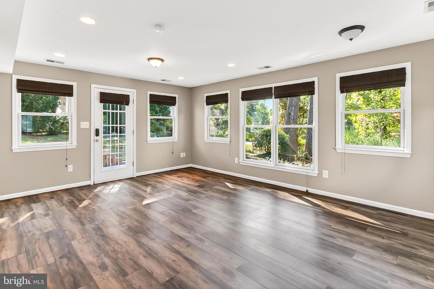 421 LINCOLN AVE, FALLS CHURCH, Virginia 22046, 4 Bedrooms Bedrooms, ,3 BathroomsBathrooms,Residential,For sale,421 LINCOLN AVE,VAFA2003278 MLS # VAFA2003278