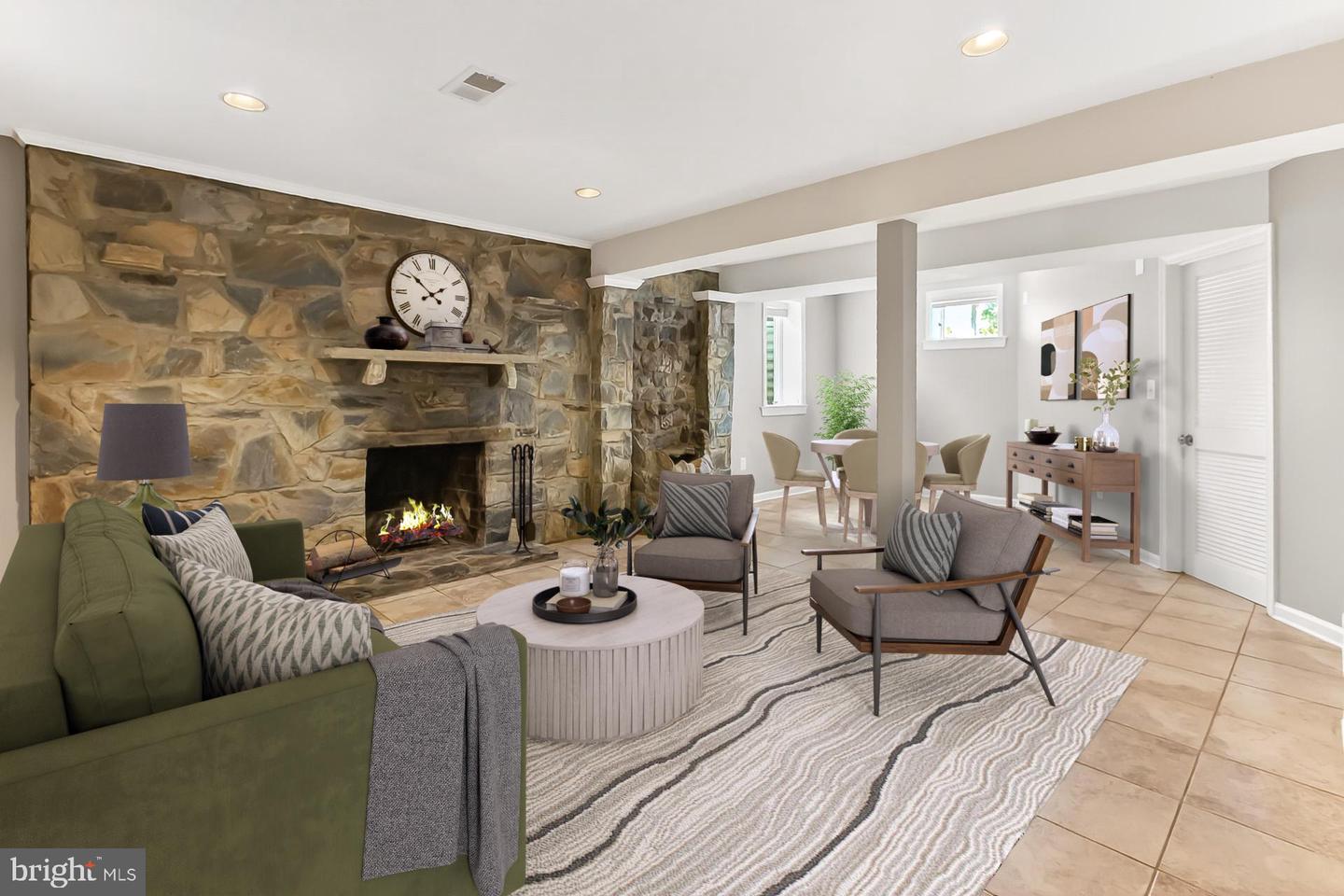 421 LINCOLN AVE, FALLS CHURCH, Virginia 22046, 4 Bedrooms Bedrooms, ,3 BathroomsBathrooms,Residential,For sale,421 LINCOLN AVE,VAFA2003278 MLS # VAFA2003278