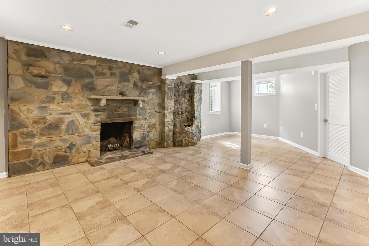 421 LINCOLN AVE, FALLS CHURCH, Virginia 22046, 4 Bedrooms Bedrooms, ,3 BathroomsBathrooms,Residential,For sale,421 LINCOLN AVE,VAFA2003278 MLS # VAFA2003278