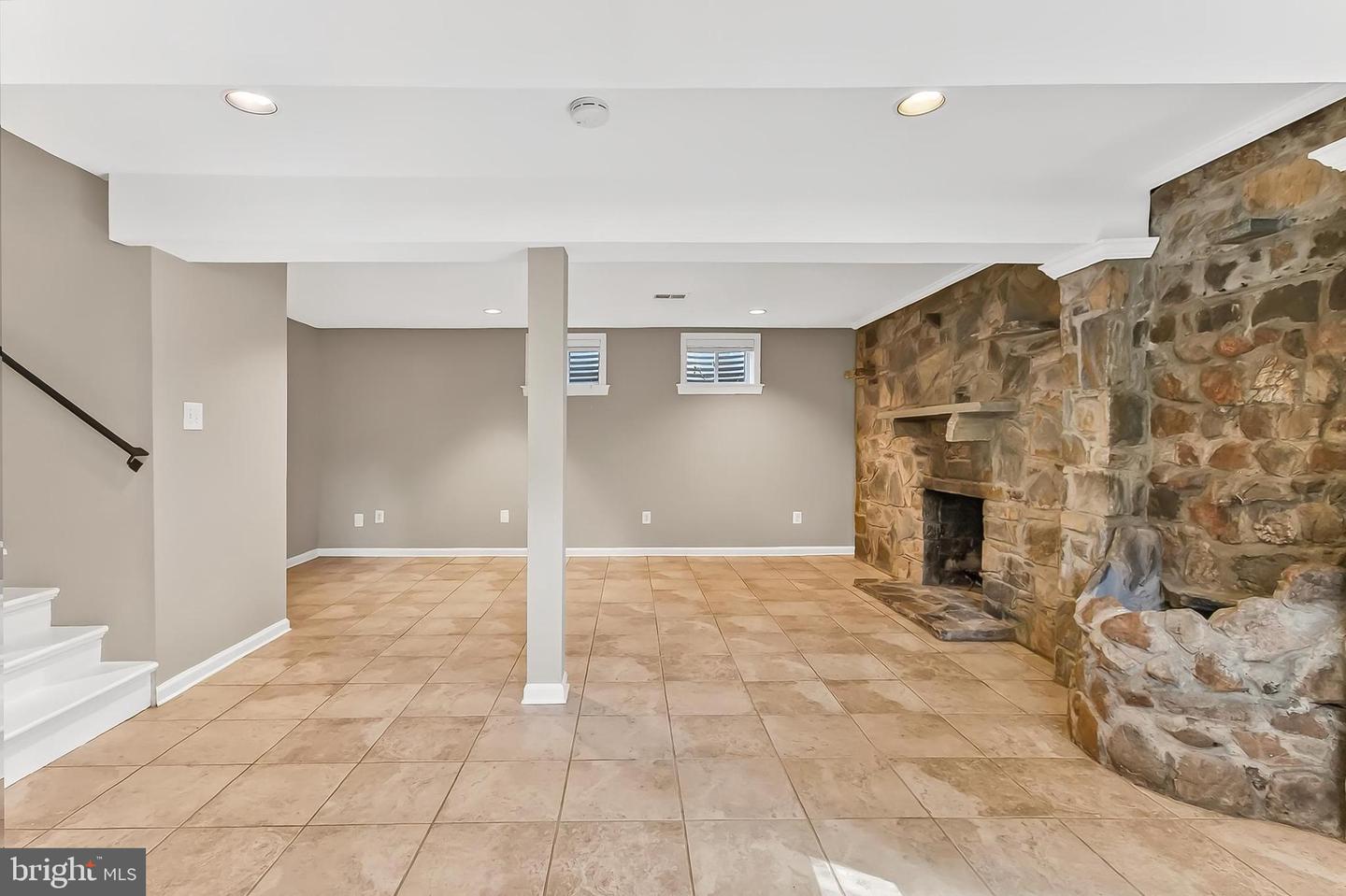 421 LINCOLN AVE, FALLS CHURCH, Virginia 22046, 4 Bedrooms Bedrooms, ,3 BathroomsBathrooms,Residential,For sale,421 LINCOLN AVE,VAFA2003278 MLS # VAFA2003278