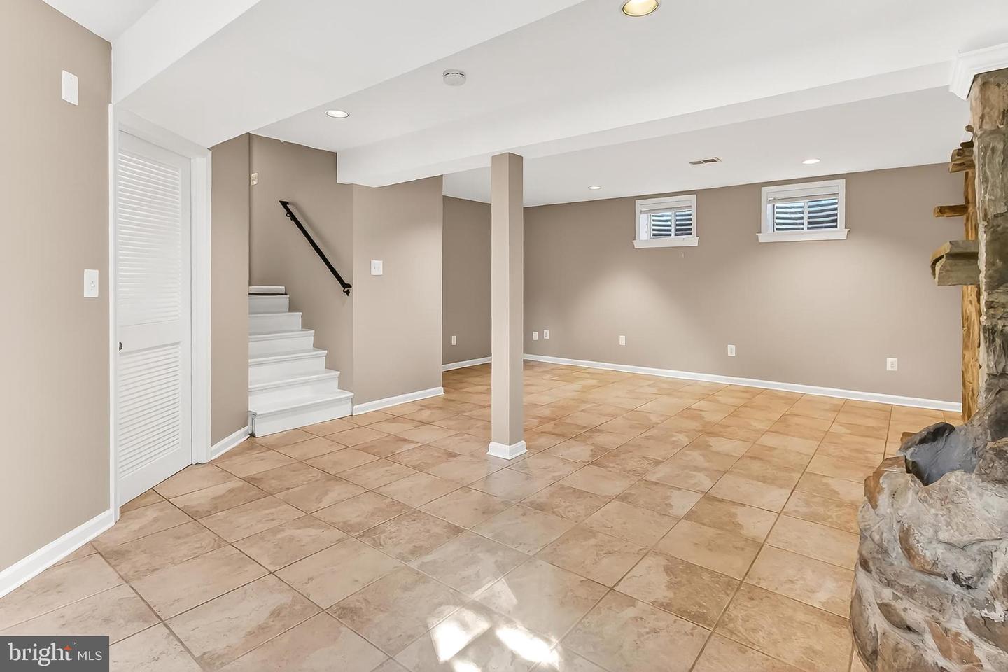 421 LINCOLN AVE, FALLS CHURCH, Virginia 22046, 4 Bedrooms Bedrooms, ,3 BathroomsBathrooms,Residential,For sale,421 LINCOLN AVE,VAFA2003278 MLS # VAFA2003278