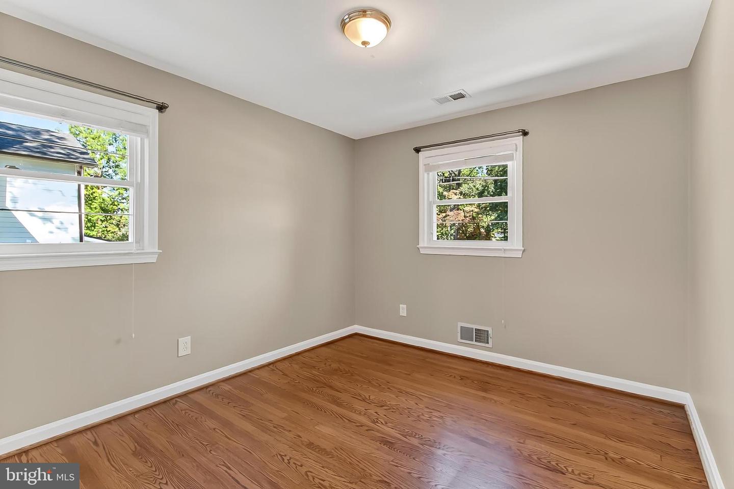 421 LINCOLN AVE, FALLS CHURCH, Virginia 22046, 4 Bedrooms Bedrooms, ,3 BathroomsBathrooms,Residential,For sale,421 LINCOLN AVE,VAFA2003278 MLS # VAFA2003278
