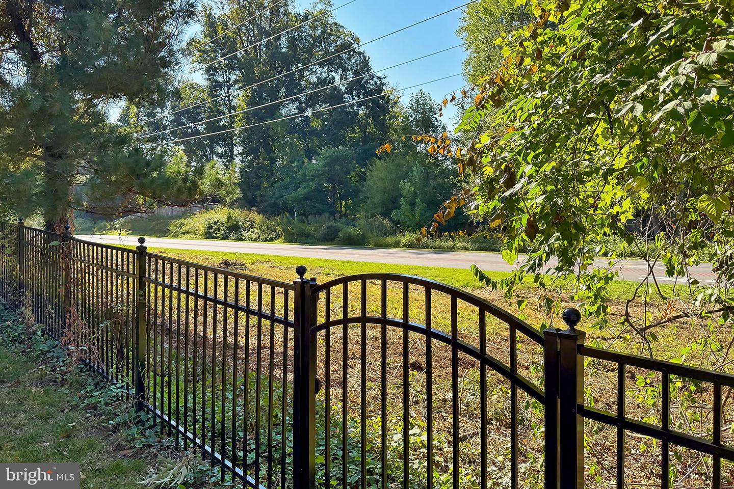 421 LINCOLN AVE, FALLS CHURCH, Virginia 22046, 4 Bedrooms Bedrooms, ,3 BathroomsBathrooms,Residential,For sale,421 LINCOLN AVE,VAFA2003278 MLS # VAFA2003278
