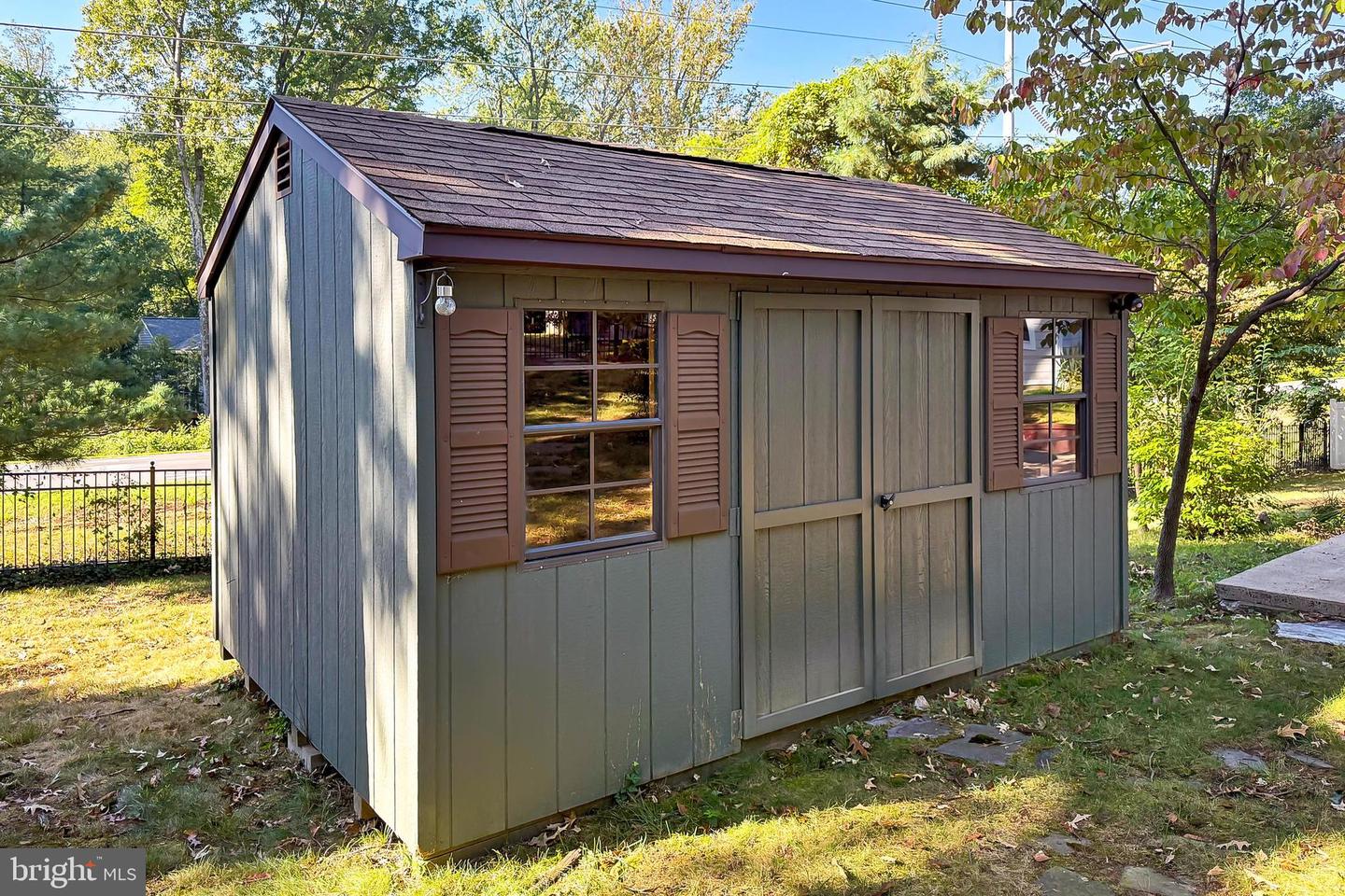 421 LINCOLN AVE, FALLS CHURCH, Virginia 22046, 4 Bedrooms Bedrooms, ,3 BathroomsBathrooms,Residential,For sale,421 LINCOLN AVE,VAFA2003278 MLS # VAFA2003278
