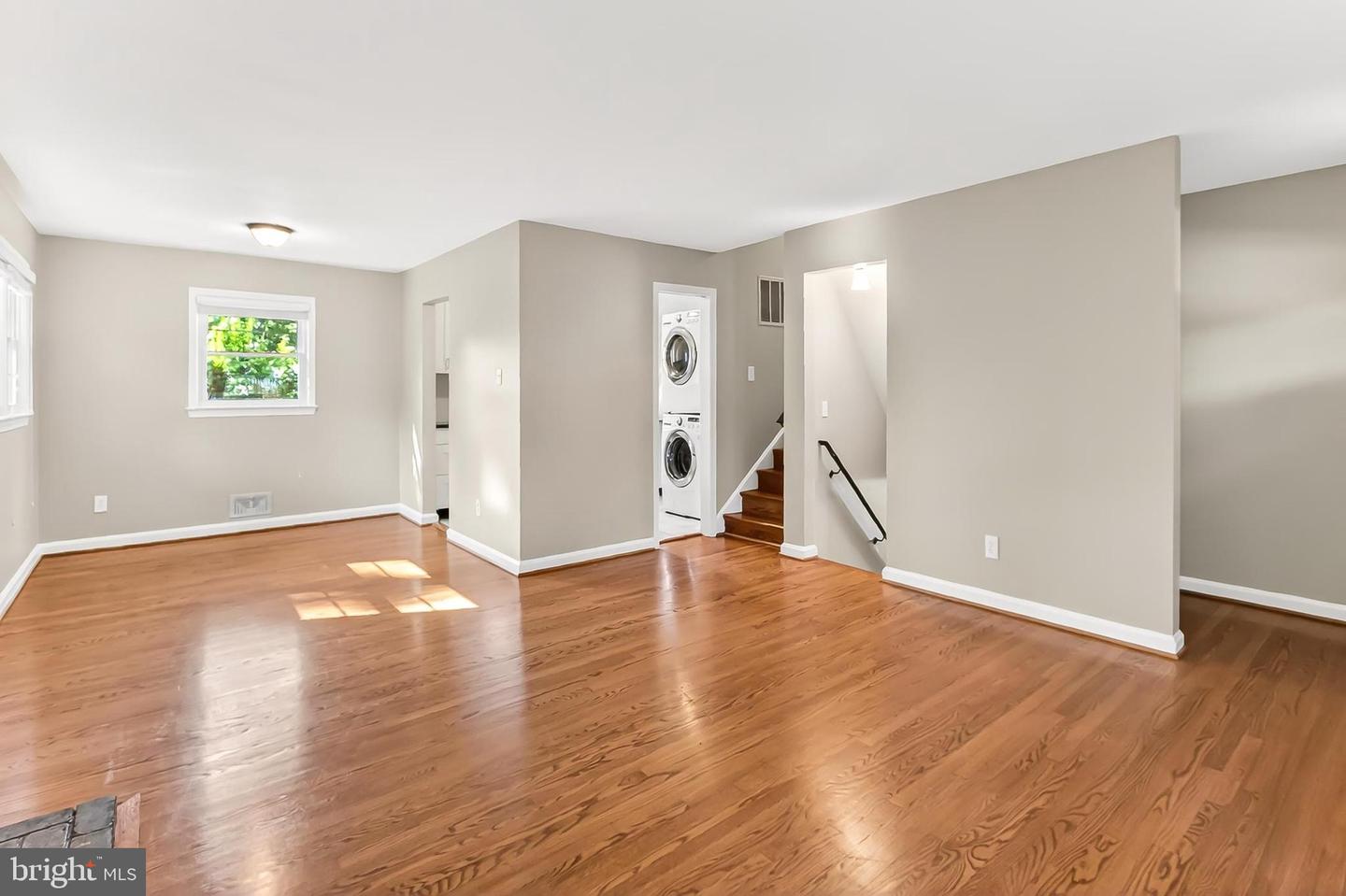 421 LINCOLN AVE, FALLS CHURCH, Virginia 22046, 4 Bedrooms Bedrooms, ,3 BathroomsBathrooms,Residential,For sale,421 LINCOLN AVE,VAFA2003278 MLS # VAFA2003278