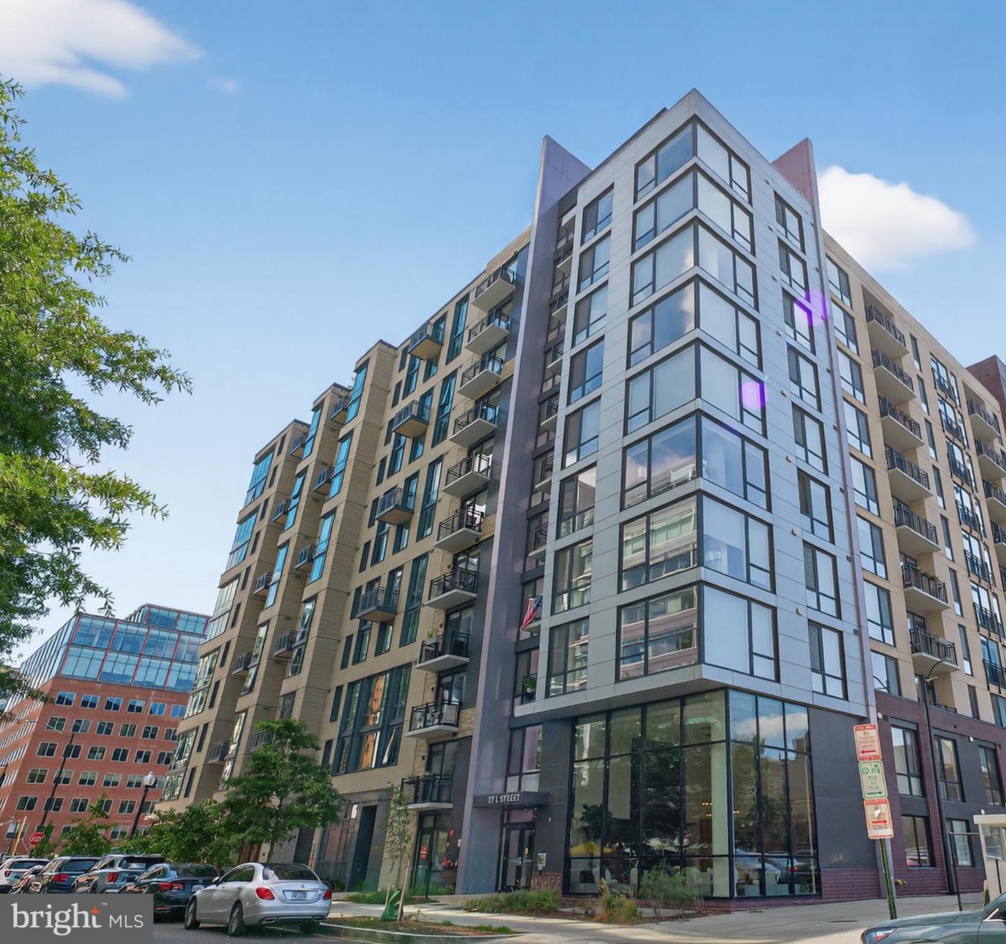 37 L ST SE #701, WASHINGTON, District Of Columbia 20003, 2 Bedrooms Bedrooms, ,2 BathroomsBathrooms,Residential,For sale,37 L ST SE #701,DCDC2223138 MLS # DCDC2223138