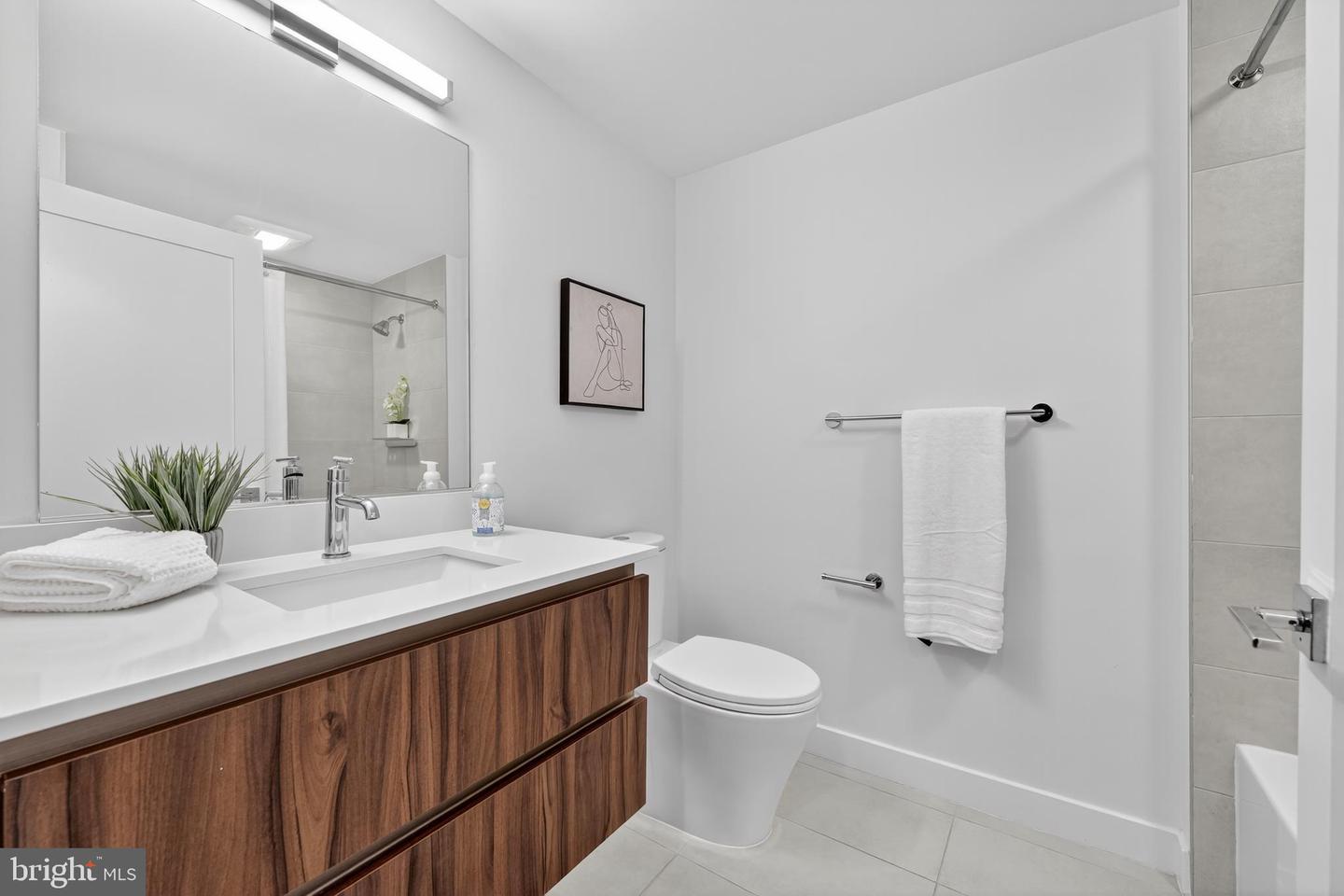 37 L ST SE #701, WASHINGTON, District Of Columbia 20003, 2 Bedrooms Bedrooms, ,2 BathroomsBathrooms,Residential,For sale,37 L ST SE #701,DCDC2223138 MLS # DCDC2223138