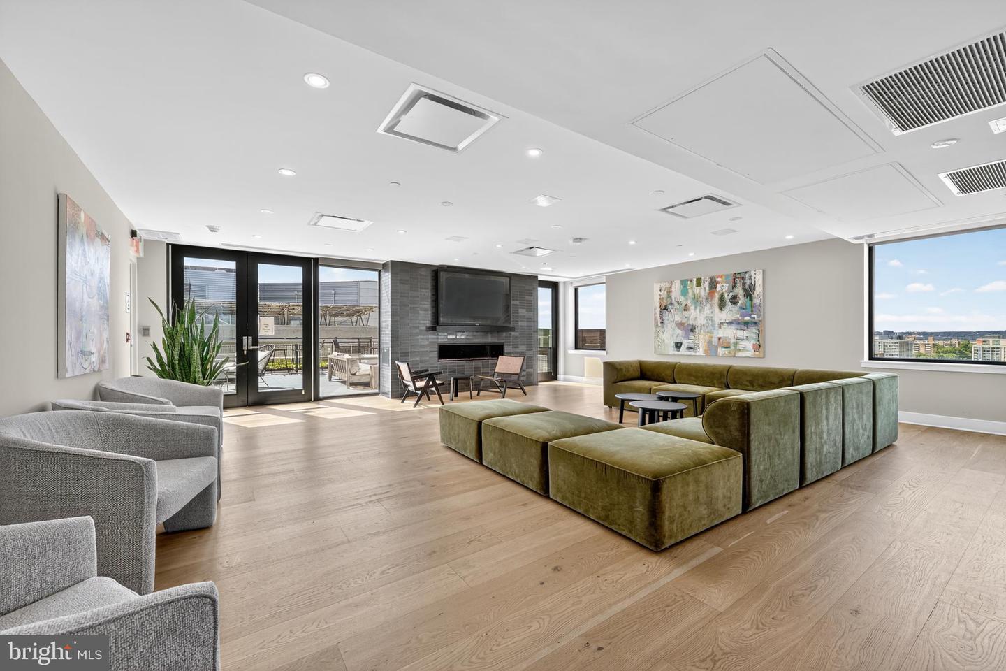 37 L ST SE #701, WASHINGTON, District Of Columbia 20003, 2 Bedrooms Bedrooms, ,2 BathroomsBathrooms,Residential,For sale,37 L ST SE #701,DCDC2223138 MLS # DCDC2223138