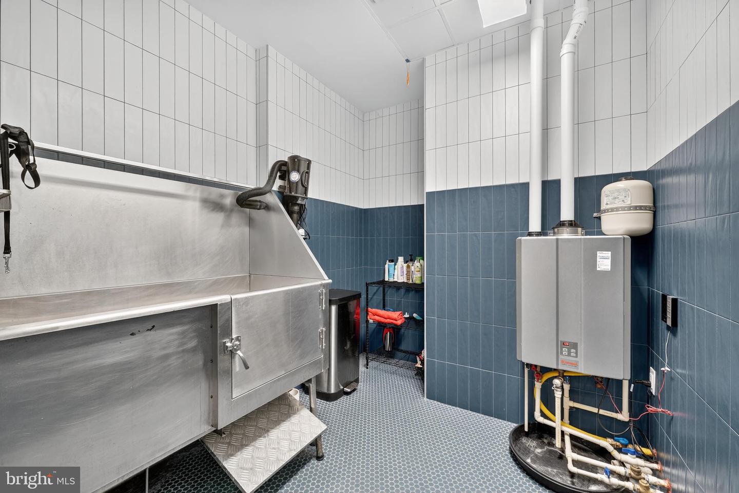 37 L ST SE #701, WASHINGTON, District Of Columbia 20003, 2 Bedrooms Bedrooms, ,2 BathroomsBathrooms,Residential,For sale,37 L ST SE #701,DCDC2223138 MLS # DCDC2223138