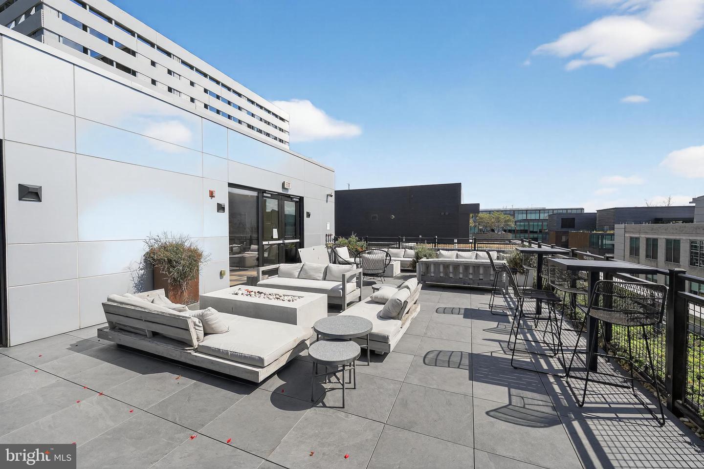 37 L ST SE #701, WASHINGTON, District Of Columbia 20003, 2 Bedrooms Bedrooms, ,2 BathroomsBathrooms,Residential,For sale,37 L ST SE #701,DCDC2223138 MLS # DCDC2223138