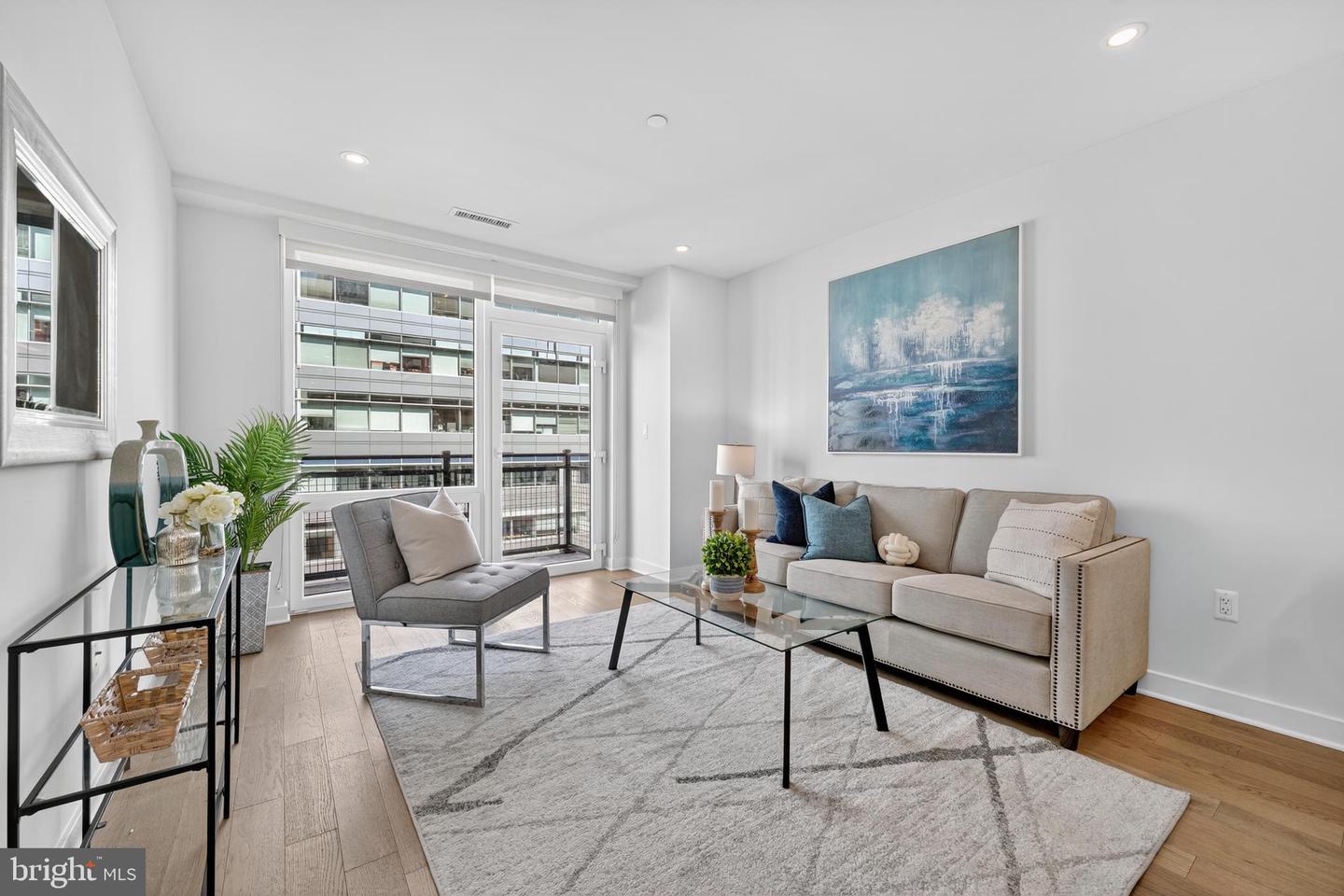 37 L ST SE #701, WASHINGTON, District Of Columbia 20003, 2 Bedrooms Bedrooms, ,2 BathroomsBathrooms,Residential,For sale,37 L ST SE #701,DCDC2223138 MLS # DCDC2223138