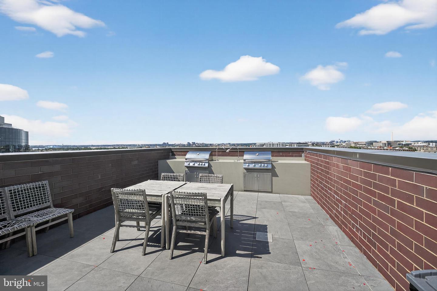 37 L ST SE #701, WASHINGTON, District Of Columbia 20003, 2 Bedrooms Bedrooms, ,2 BathroomsBathrooms,Residential,For sale,37 L ST SE #701,DCDC2223138 MLS # DCDC2223138