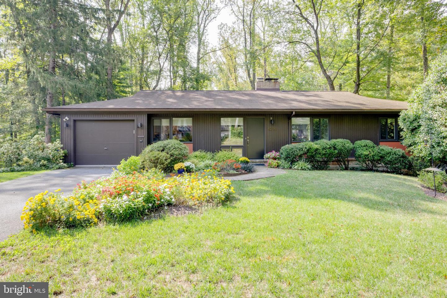 4216 ELIZABETH LN, ANNANDALE, Virginia 22003, 4 Bedrooms Bedrooms, ,3 BathroomsBathrooms,Residential,For sale,4216 ELIZABETH LN,VAFX2268044 MLS # VAFX2268044