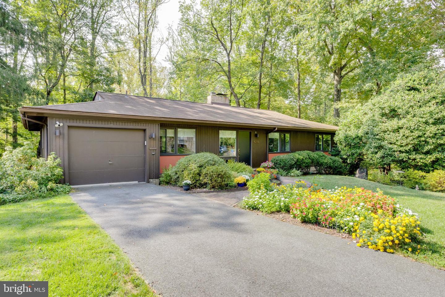 4216 ELIZABETH LN, ANNANDALE, Virginia 22003, 4 Bedrooms Bedrooms, ,3 BathroomsBathrooms,Residential,For sale,4216 ELIZABETH LN,VAFX2268044 MLS # VAFX2268044