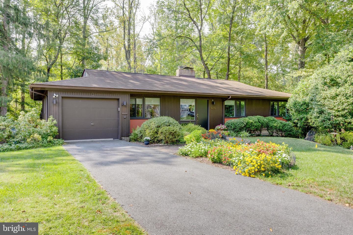 4216 ELIZABETH LN, ANNANDALE, Virginia 22003, 4 Bedrooms Bedrooms, ,3 BathroomsBathrooms,Residential,For sale,4216 ELIZABETH LN,VAFX2268044 MLS # VAFX2268044