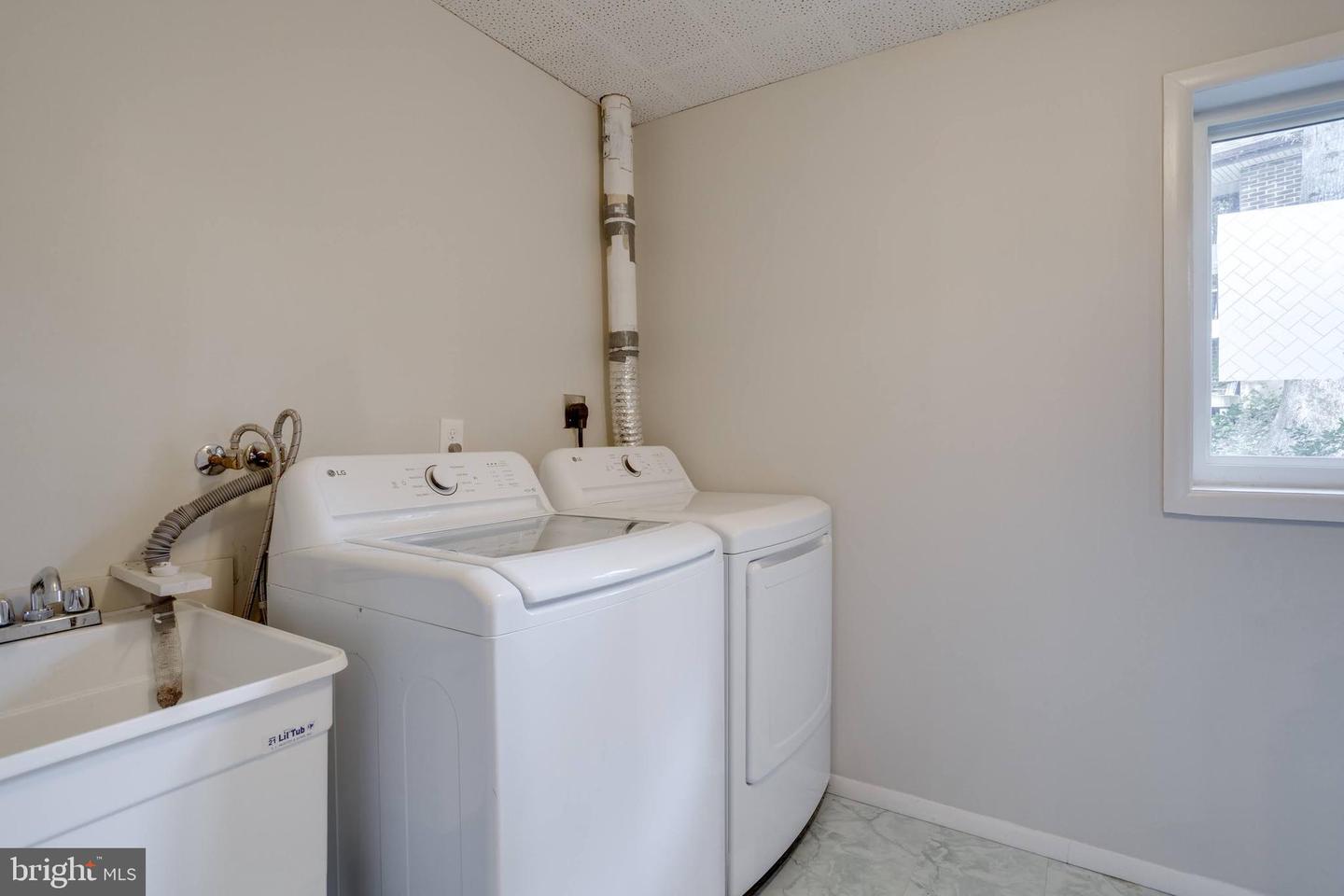 4216 ELIZABETH LN, ANNANDALE, Virginia 22003, 4 Bedrooms Bedrooms, ,3 BathroomsBathrooms,Residential,For sale,4216 ELIZABETH LN,VAFX2268044 MLS # VAFX2268044