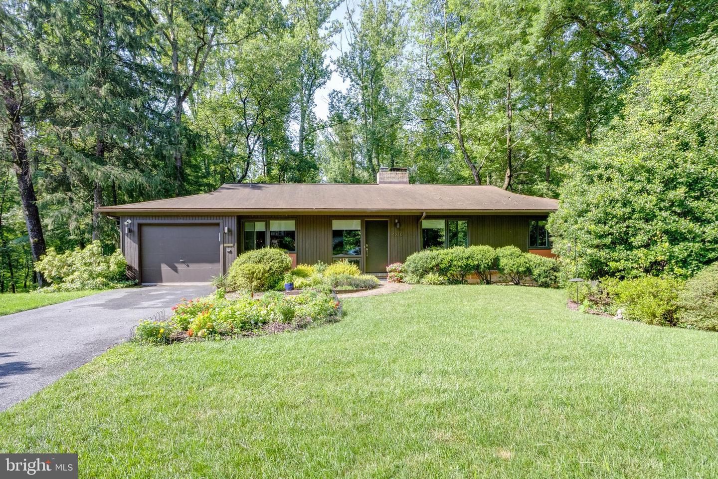 4216 ELIZABETH LN, ANNANDALE, Virginia 22003, 4 Bedrooms Bedrooms, ,3 BathroomsBathrooms,Residential,For sale,4216 ELIZABETH LN,VAFX2268044 MLS # VAFX2268044