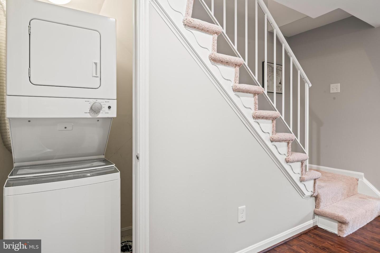 96 N BEDFORD ST #B, ARLINGTON, Virginia 22201, 2 Bedrooms Bedrooms, 6 Rooms Rooms,2 BathroomsBathrooms,Residential,For sale,96 N BEDFORD ST #B,VAAR2063900 MLS # VAAR2063900