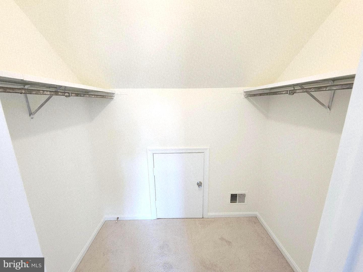96 N BEDFORD ST #B, ARLINGTON, Virginia 22201, 2 Bedrooms Bedrooms, 6 Rooms Rooms,2 BathroomsBathrooms,Residential,For sale,96 N BEDFORD ST #B,VAAR2063900 MLS # VAAR2063900