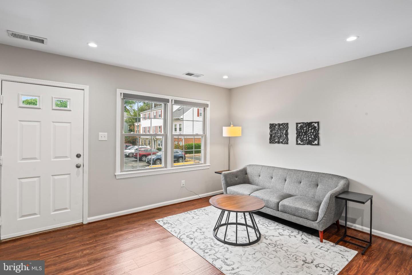 96 N BEDFORD ST #B, ARLINGTON, Virginia 22201, 2 Bedrooms Bedrooms, 6 Rooms Rooms,2 BathroomsBathrooms,Residential,For sale,96 N BEDFORD ST #B,VAAR2063900 MLS # VAAR2063900