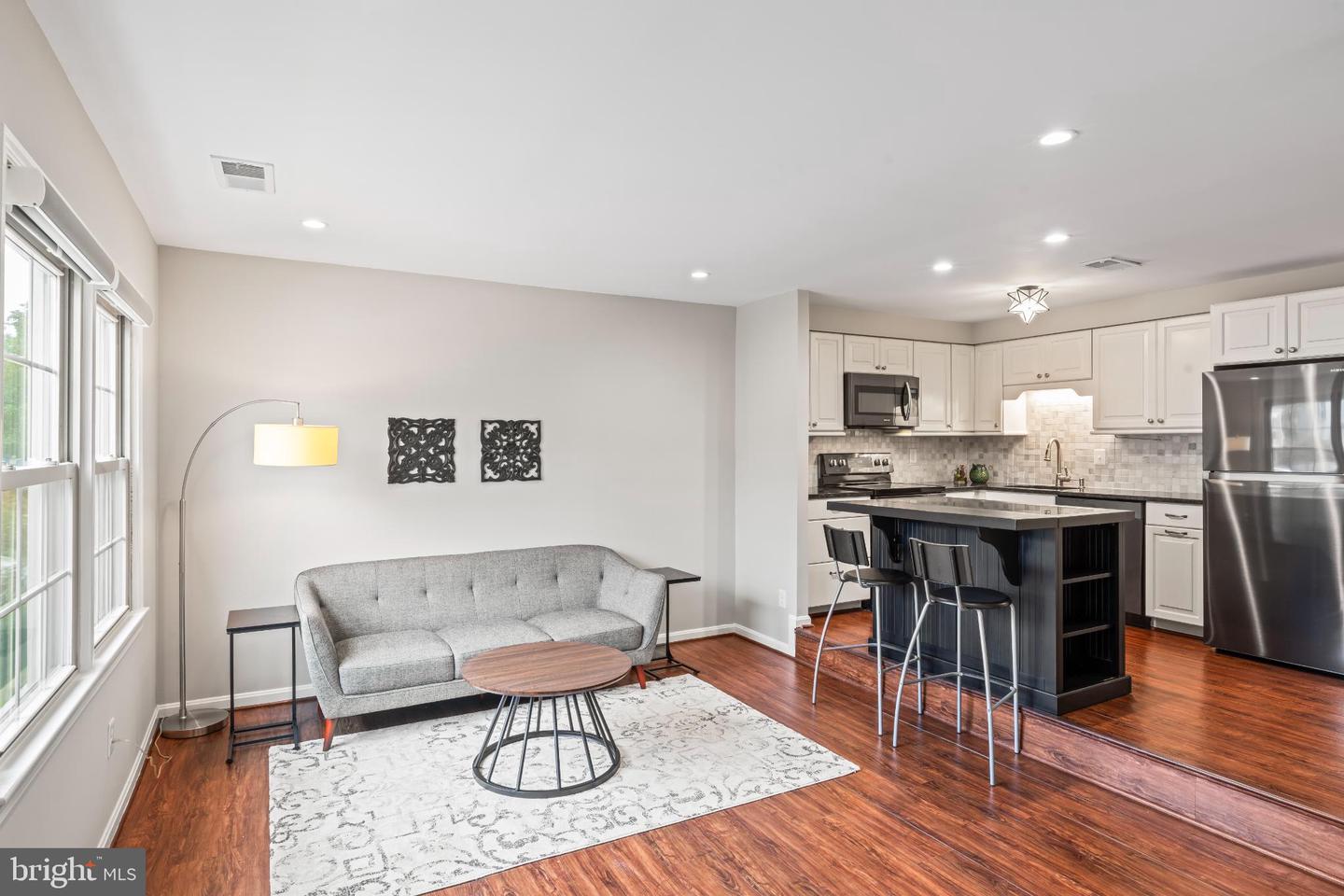 96 N BEDFORD ST #B, ARLINGTON, Virginia 22201, 2 Bedrooms Bedrooms, 6 Rooms Rooms,2 BathroomsBathrooms,Residential,For sale,96 N BEDFORD ST #B,VAAR2063900 MLS # VAAR2063900