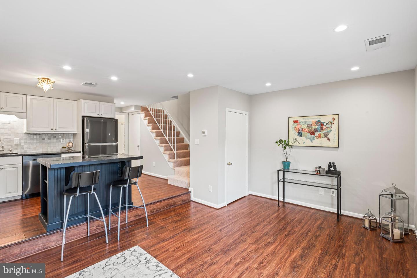 96 N BEDFORD ST #B, ARLINGTON, Virginia 22201, 2 Bedrooms Bedrooms, 6 Rooms Rooms,2 BathroomsBathrooms,Residential,For sale,96 N BEDFORD ST #B,VAAR2063900 MLS # VAAR2063900