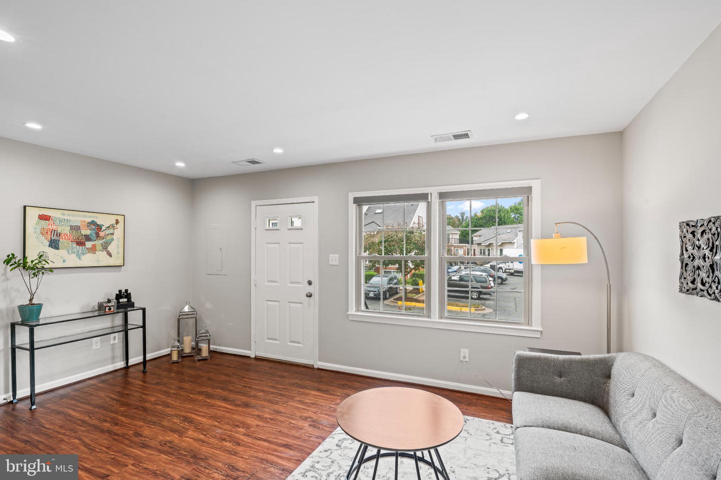 96 N BEDFORD ST #B, ARLINGTON, Virginia 22201, 2 Bedrooms Bedrooms, 6 Rooms Rooms,2 BathroomsBathrooms,Residential,For sale,96 N BEDFORD ST #B,VAAR2063900 MLS # VAAR2063900
