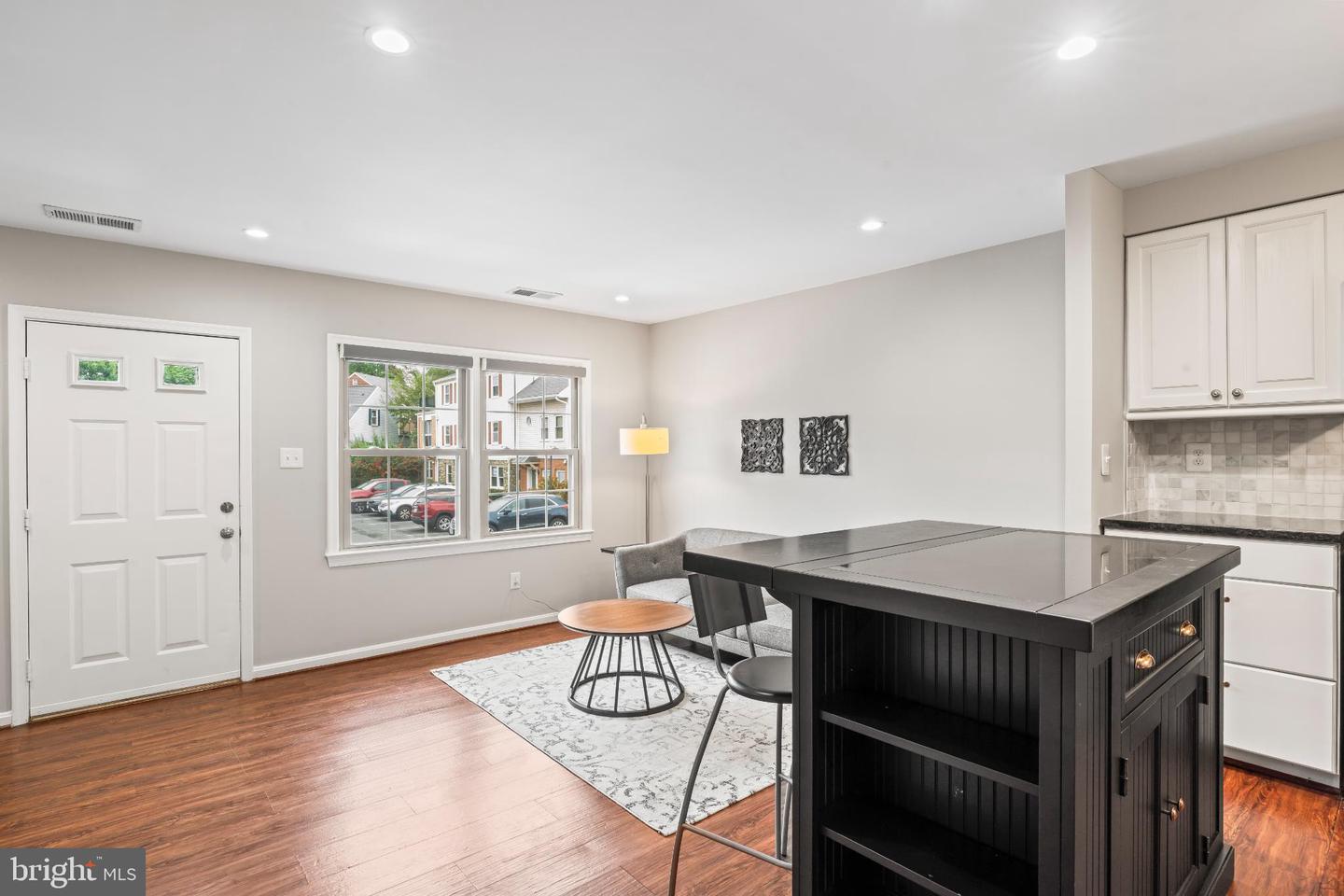 96 N BEDFORD ST #B, ARLINGTON, Virginia 22201, 2 Bedrooms Bedrooms, 6 Rooms Rooms,2 BathroomsBathrooms,Residential,For sale,96 N BEDFORD ST #B,VAAR2063900 MLS # VAAR2063900