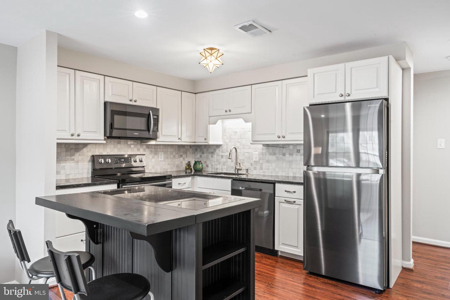 96 N BEDFORD ST #B, ARLINGTON, Virginia 22201, 2 Bedrooms Bedrooms, 6 Rooms Rooms,2 BathroomsBathrooms,Residential,For sale,96 N BEDFORD ST #B,VAAR2063900 MLS # VAAR2063900
