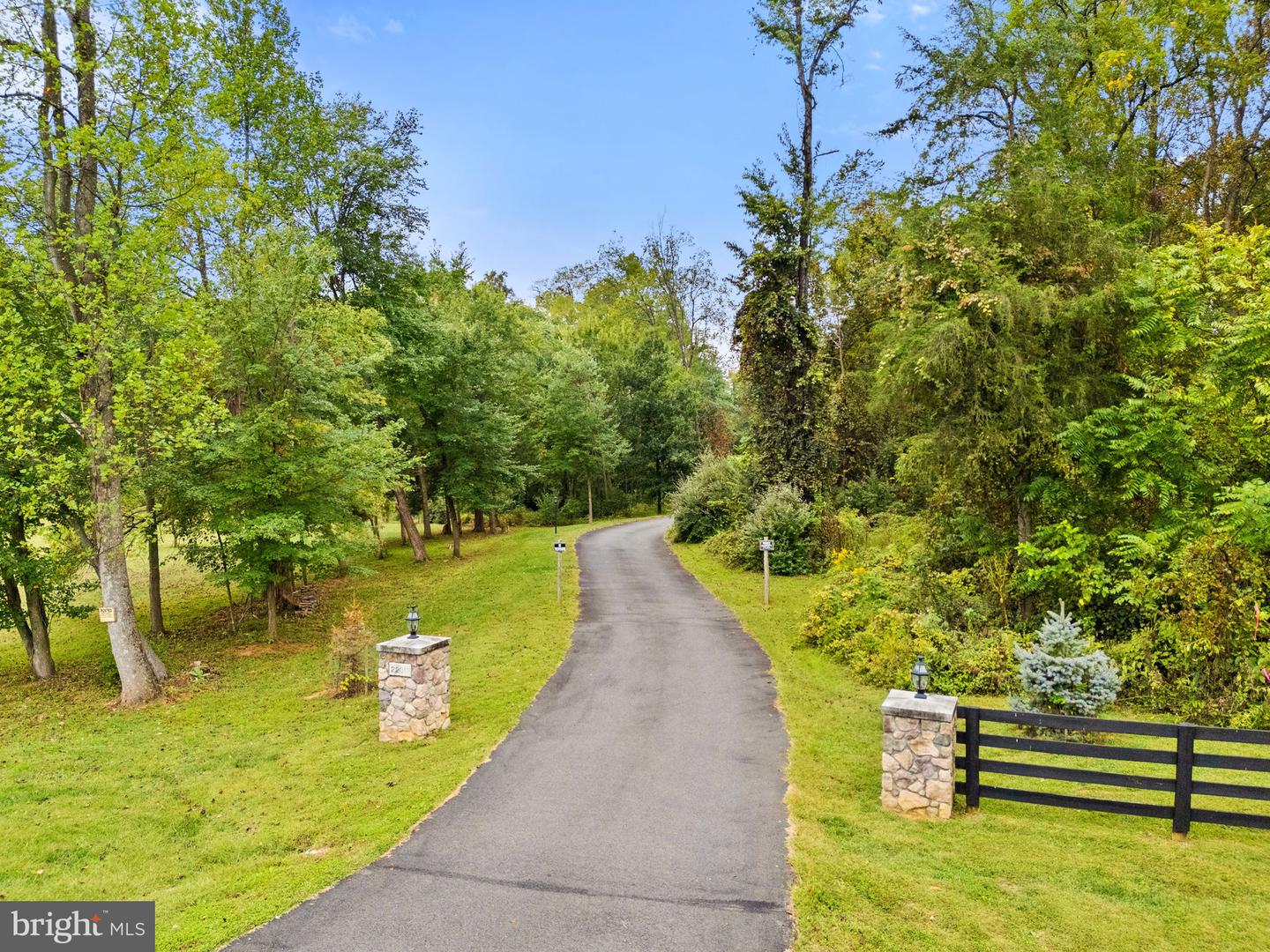 22011 BEAVERDAM DR, ASHBURN, Virginia 20148, 5 Bedrooms Bedrooms, ,5 BathroomsBathrooms,Residential,For sale,22011 BEAVERDAM DR,VALO2107164 MLS # VALO2107164