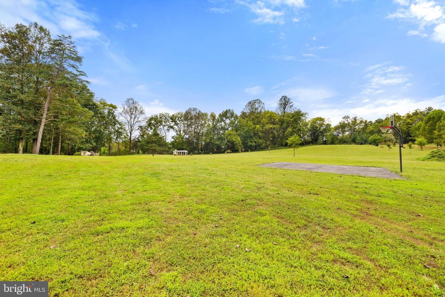 22011 BEAVERDAM DR, ASHBURN, Virginia 20148, 5 Bedrooms Bedrooms, ,5 BathroomsBathrooms,Residential,For sale,22011 BEAVERDAM DR,VALO2107164 MLS # VALO2107164