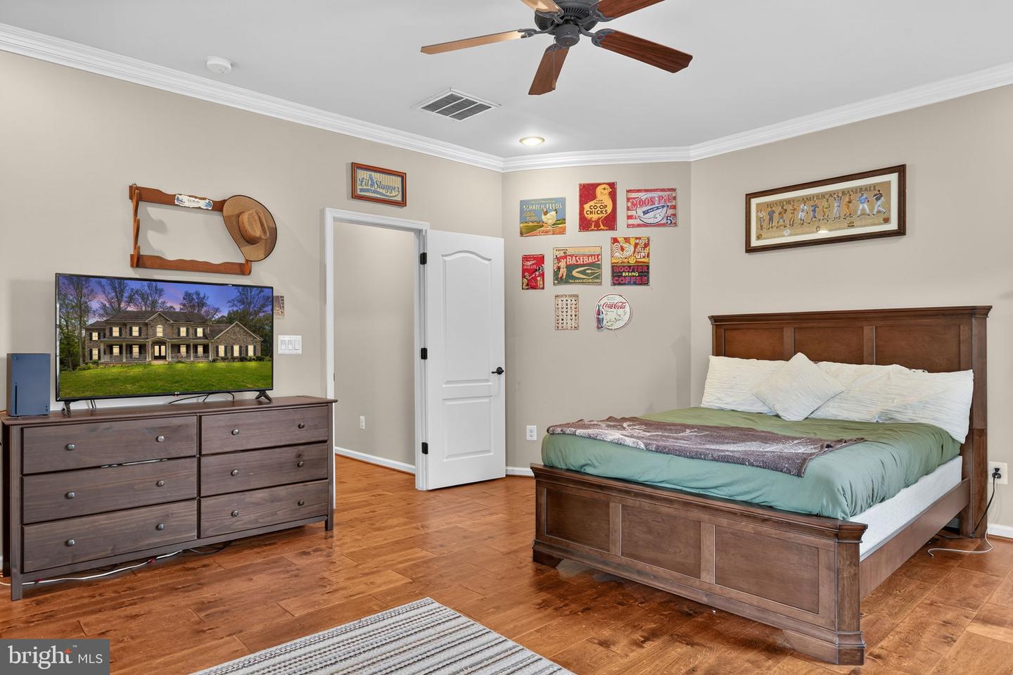 22011 BEAVERDAM DR, ASHBURN, Virginia 20148, 5 Bedrooms Bedrooms, ,5 BathroomsBathrooms,Residential,For sale,22011 BEAVERDAM DR,VALO2107164 MLS # VALO2107164
