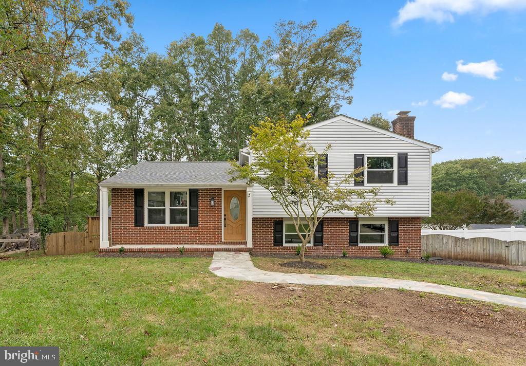 5 CREEKWOOD LN, FREDERICKSBURG, Virginia 22405, 4 Bedrooms Bedrooms, ,3 BathroomsBathrooms,Residential,For sale,5 CREEKWOOD LN,VAST2042778 MLS # VAST2042778
