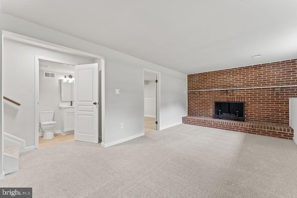 5 CREEKWOOD LN, FREDERICKSBURG, Virginia 22405, 4 Bedrooms Bedrooms, ,3 BathroomsBathrooms,Residential,For sale,5 CREEKWOOD LN,VAST2042778 MLS # VAST2042778