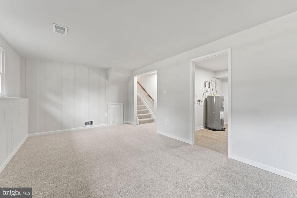5 CREEKWOOD LN, FREDERICKSBURG, Virginia 22405, 4 Bedrooms Bedrooms, ,3 BathroomsBathrooms,Residential,For sale,5 CREEKWOOD LN,VAST2042778 MLS # VAST2042778