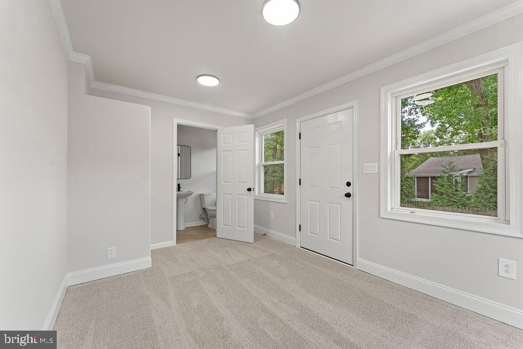 5 CREEKWOOD LN, FREDERICKSBURG, Virginia 22405, 4 Bedrooms Bedrooms, ,3 BathroomsBathrooms,Residential,For sale,5 CREEKWOOD LN,VAST2042778 MLS # VAST2042778