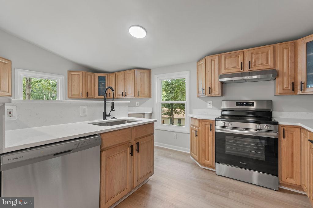 5 CREEKWOOD LN, FREDERICKSBURG, Virginia 22405, 4 Bedrooms Bedrooms, ,3 BathroomsBathrooms,Residential,For sale,5 CREEKWOOD LN,VAST2042778 MLS # VAST2042778