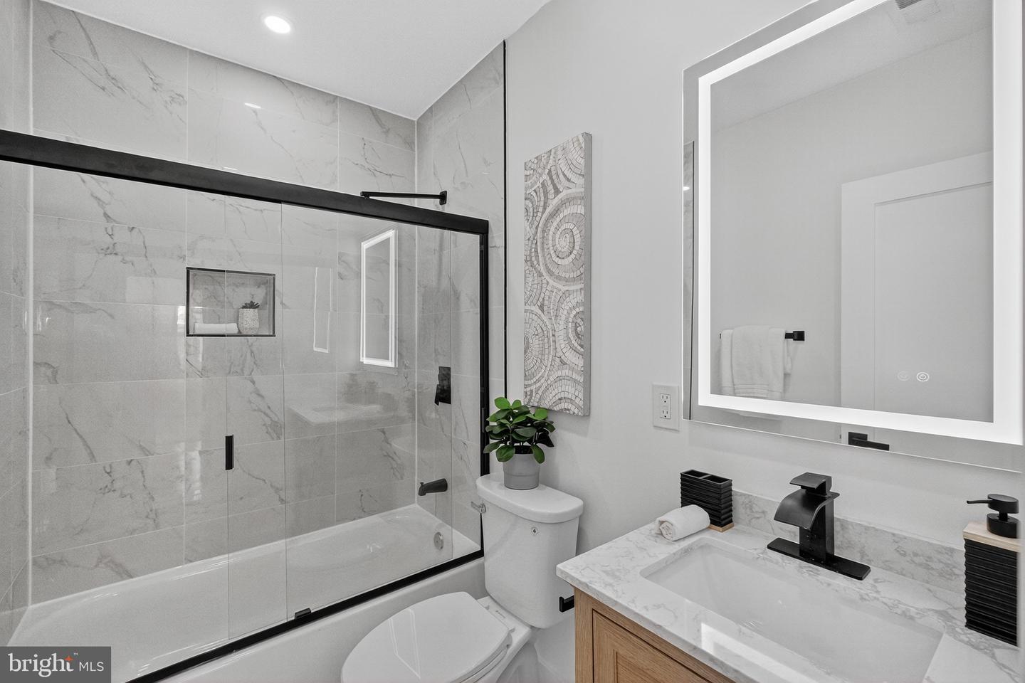1923 JACKSON ST NE, WASHINGTON, District Of Columbia 20018, 5 Bedrooms Bedrooms, ,3 BathroomsBathrooms,Residential,For sale,1923 JACKSON ST NE,DCDC2223354 MLS # DCDC2223354