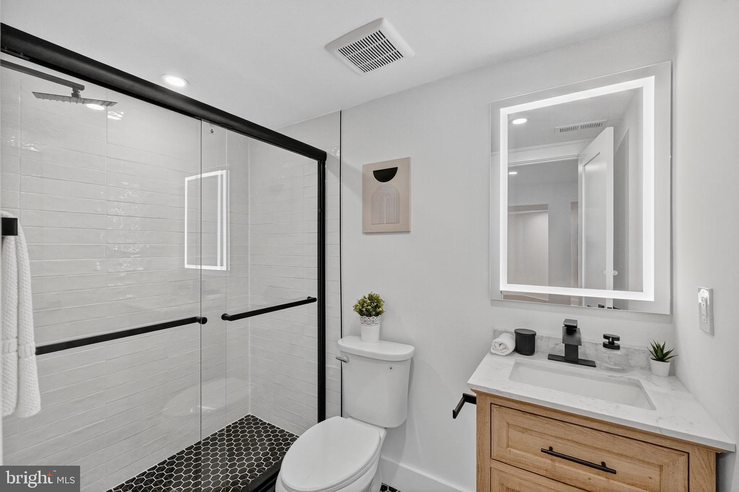 1923 JACKSON ST NE, WASHINGTON, District Of Columbia 20018, 5 Bedrooms Bedrooms, ,3 BathroomsBathrooms,Residential,For sale,1923 JACKSON ST NE,DCDC2223354 MLS # DCDC2223354