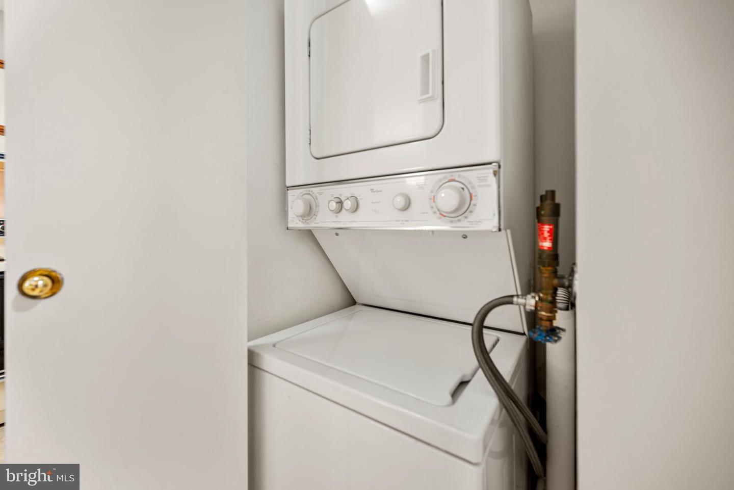 2100 LANGSTON BLVD #112, ARLINGTON, Virginia 22201, 1 Bedroom Bedrooms, ,1 BathroomBathrooms,Residential,For sale,2100 LANGSTON BLVD #112,VAAR2064010 MLS # VAAR2064010