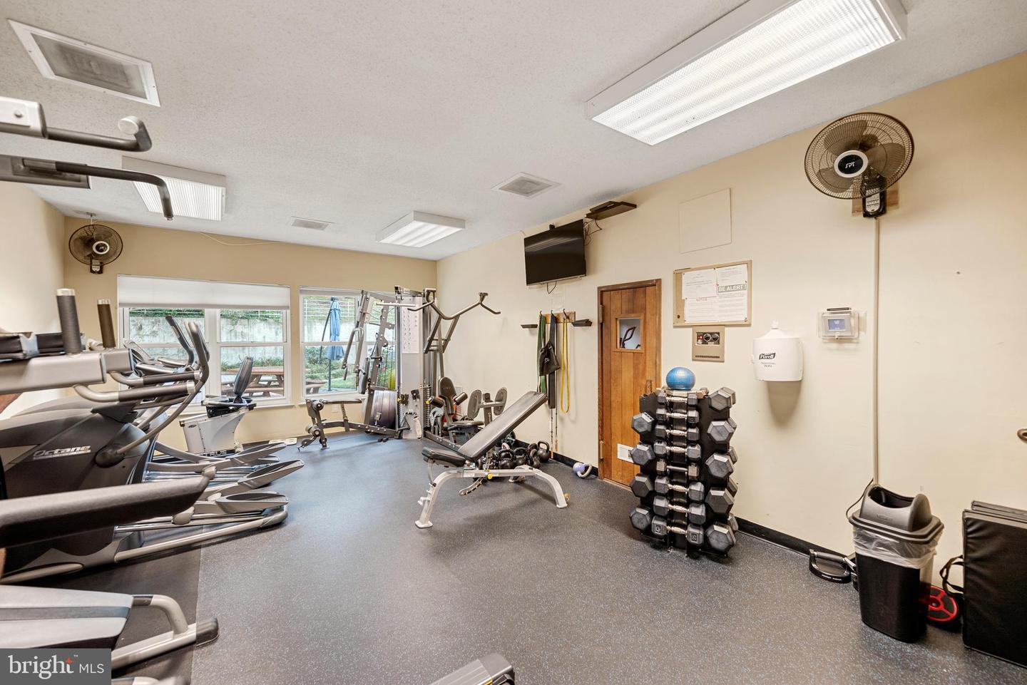 2100 LANGSTON BLVD #112, ARLINGTON, Virginia 22201, 1 Bedroom Bedrooms, ,1 BathroomBathrooms,Residential,For sale,2100 LANGSTON BLVD #112,VAAR2064010 MLS # VAAR2064010