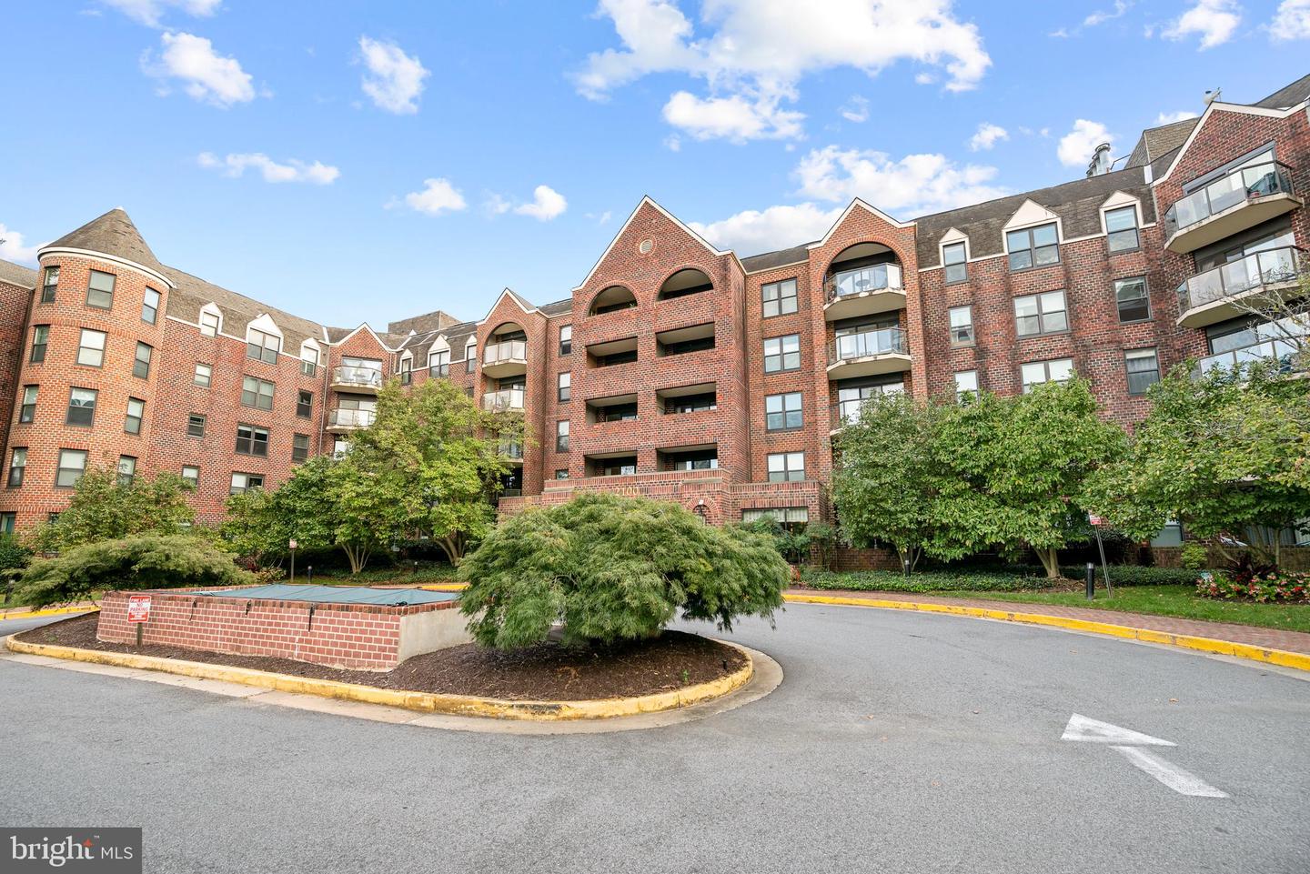 2100 LANGSTON BLVD #112, ARLINGTON, Virginia 22201, 1 Bedroom Bedrooms, ,1 BathroomBathrooms,Residential,For sale,2100 LANGSTON BLVD #112,VAAR2064010 MLS # VAAR2064010