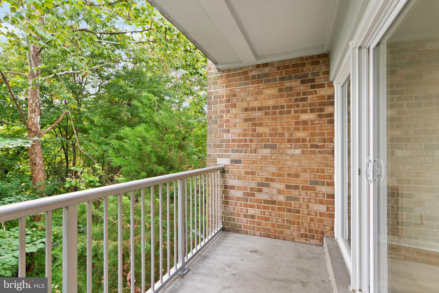 2909 CHARING CROSS RD #12, FALLS CHURCH, Virginia 22042, 2 Bedrooms Bedrooms, ,1 BathroomBathrooms,Residential,For sale,2909 CHARING CROSS RD #12,VAFX2268272 MLS # VAFX2268272