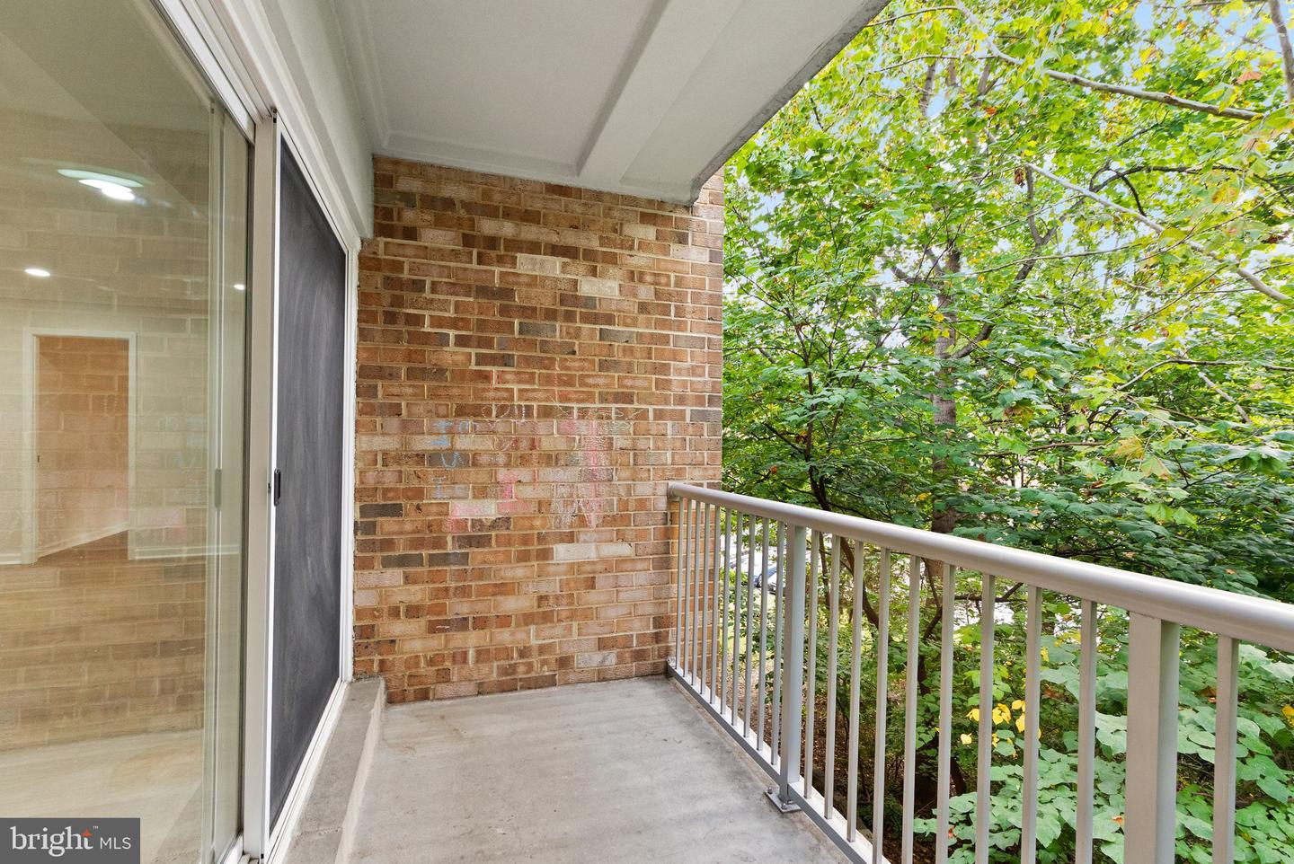 2909 CHARING CROSS RD #12, FALLS CHURCH, Virginia 22042, 2 Bedrooms Bedrooms, ,1 BathroomBathrooms,Residential,For sale,2909 CHARING CROSS RD #12,VAFX2268272 MLS # VAFX2268272